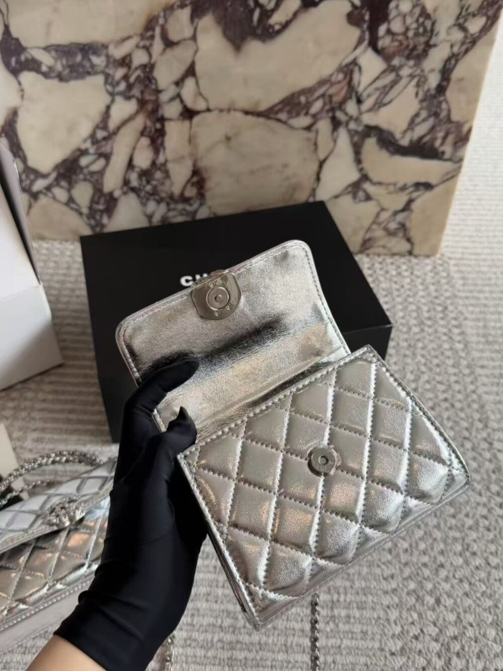 Chanel Brand-New Silver Phone Bag👜 - Picture 5 of 6